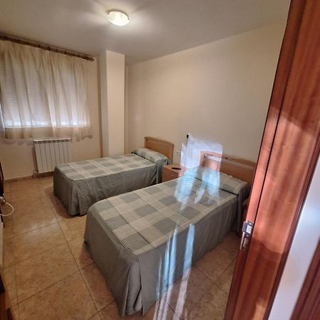 Hostal Pension - La Rotonda Hotel Tardienta Kültér fotó