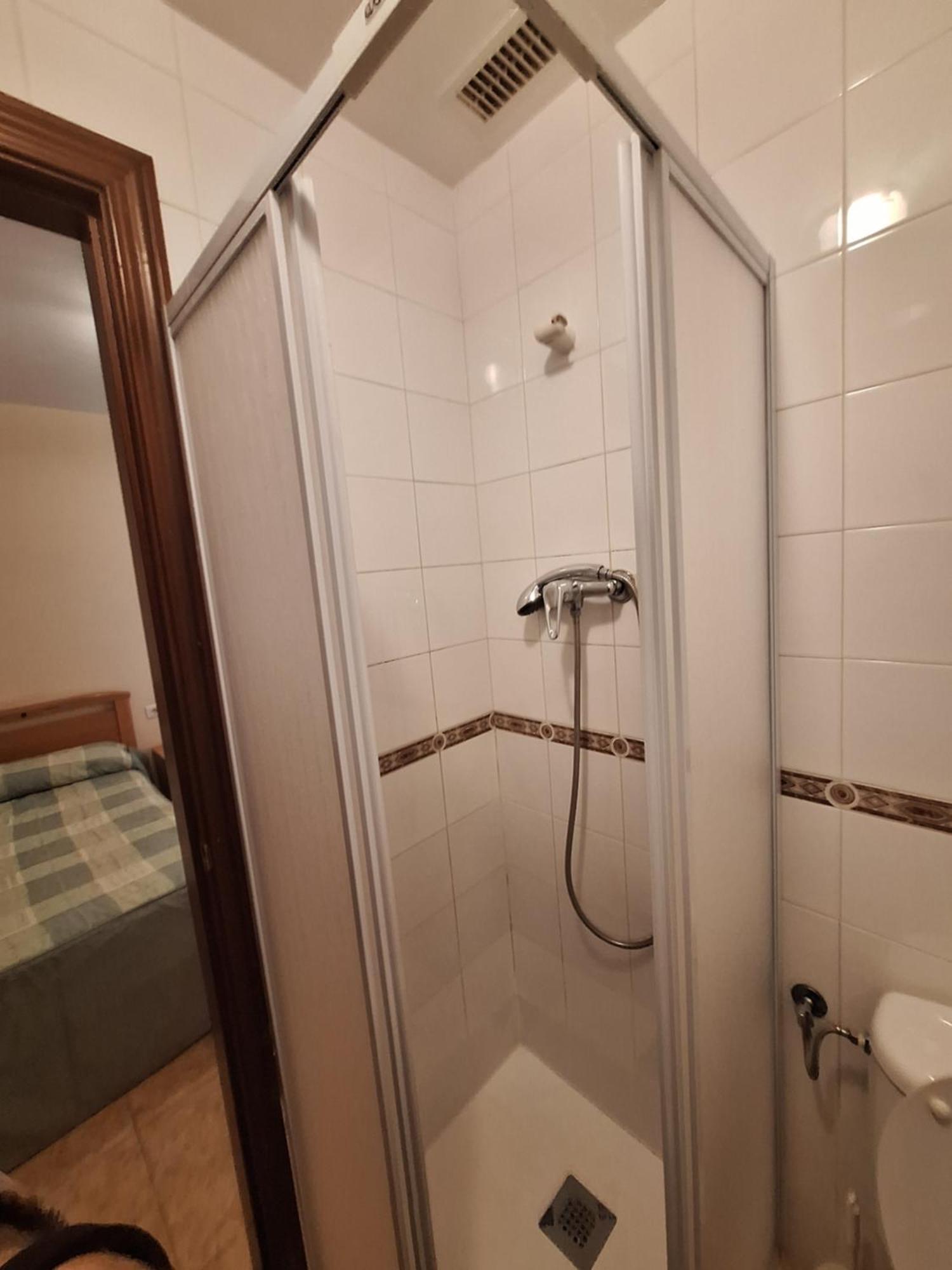 Hostal Pension - La Rotonda Hotel Tardienta Kültér fotó